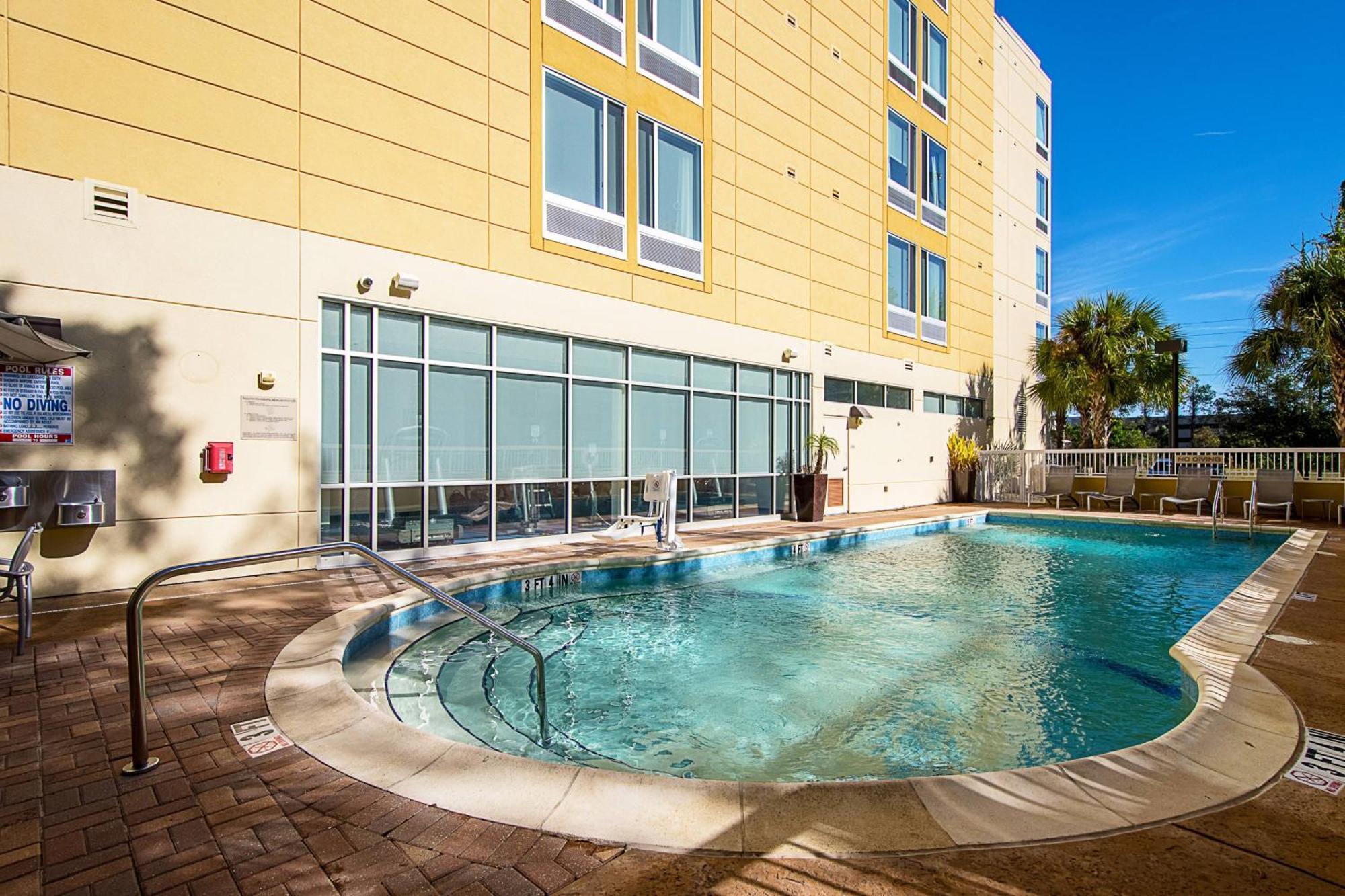 Springhill Suites Tampa North/Tampa Palms Экстерьер фото