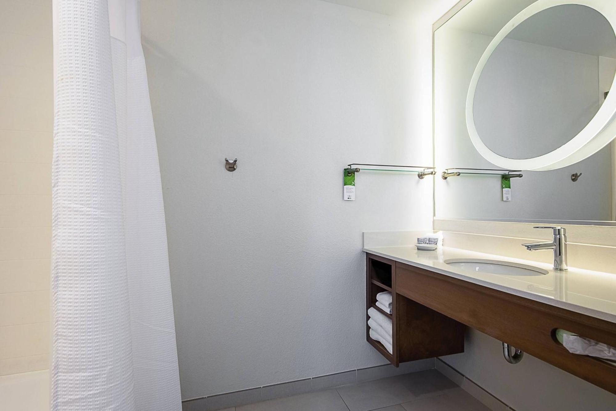 Springhill Suites Tampa North/Tampa Palms Экстерьер фото